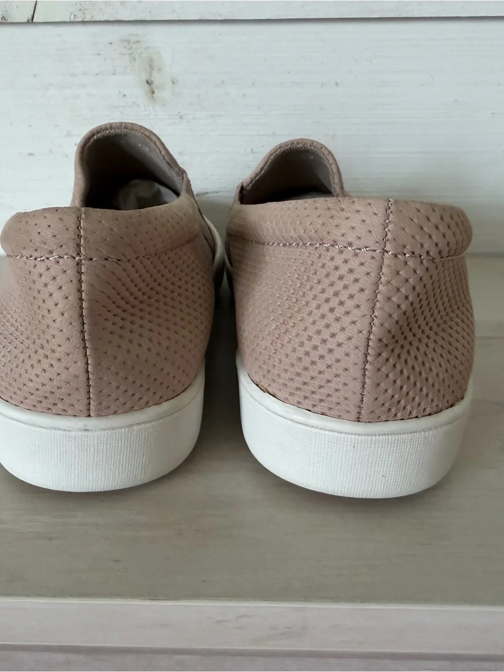Naturalizer Marianne Leather Slip On Flat Sneakers Women’s Size 7WW Beige NEW